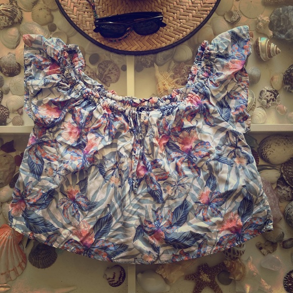 Like new Rip Curl floral top, stretchy top band - Picture 1 of 4